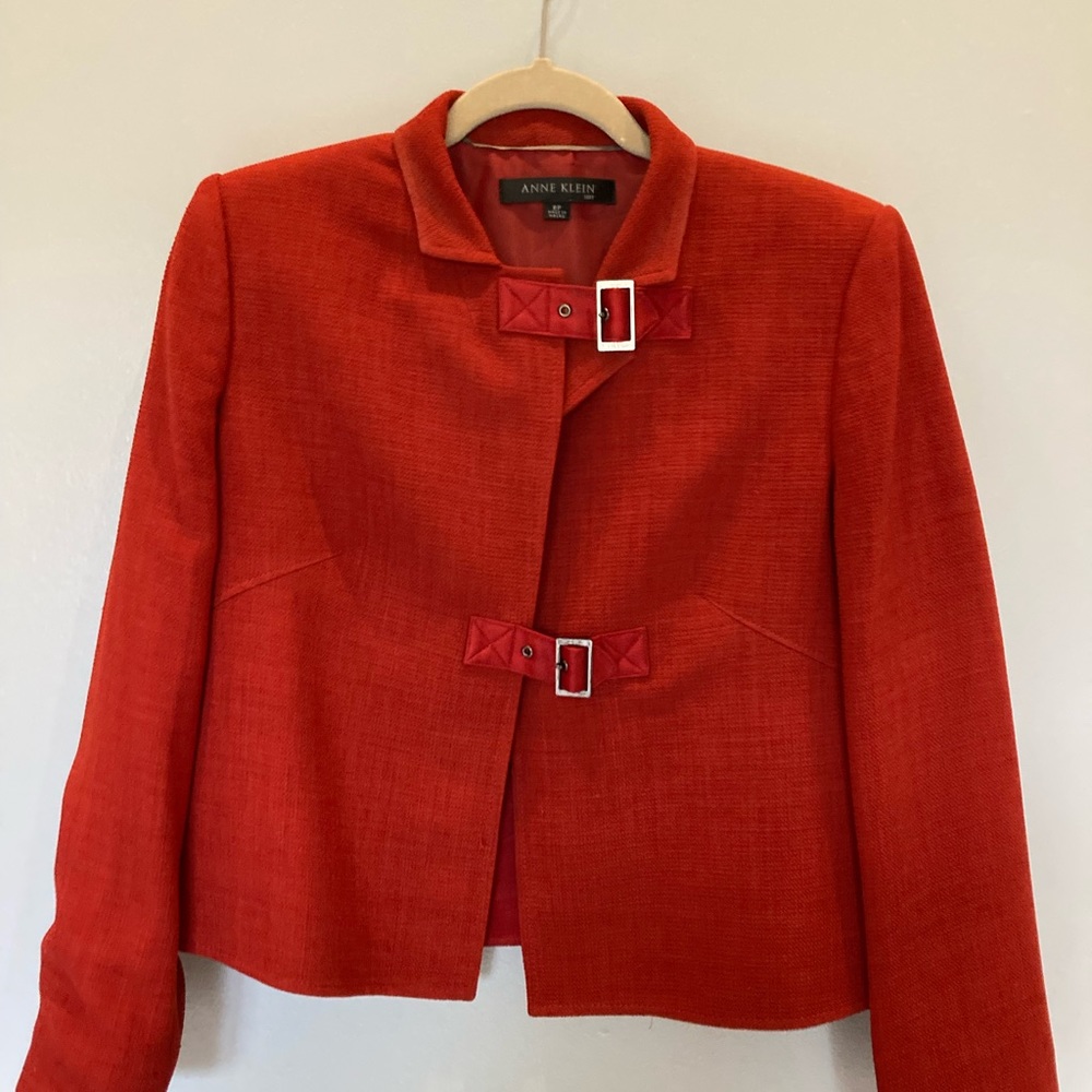 Anne Klein red cropped suit top size 8P